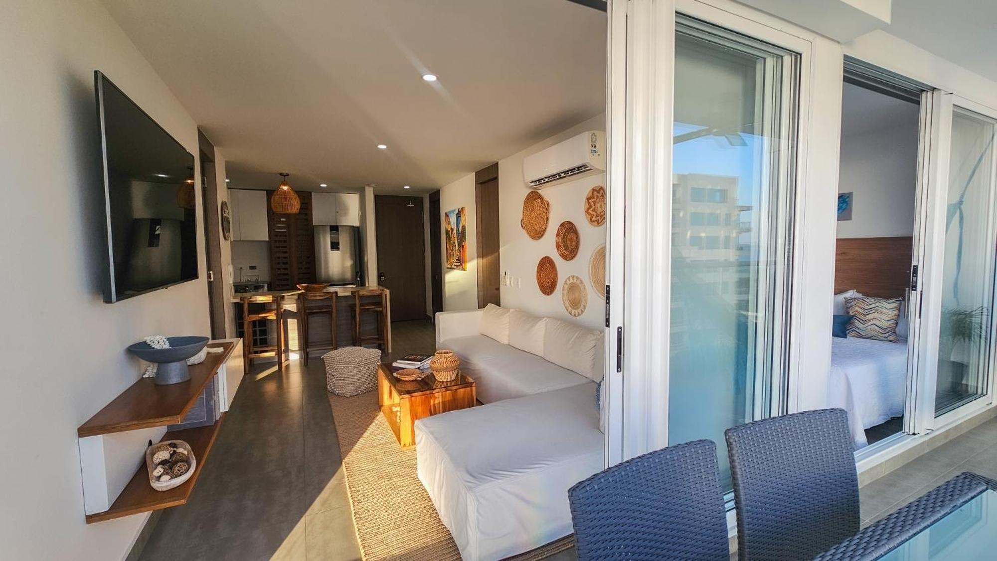 Apartment Beautiful, Remodeled In Building, Area Of *