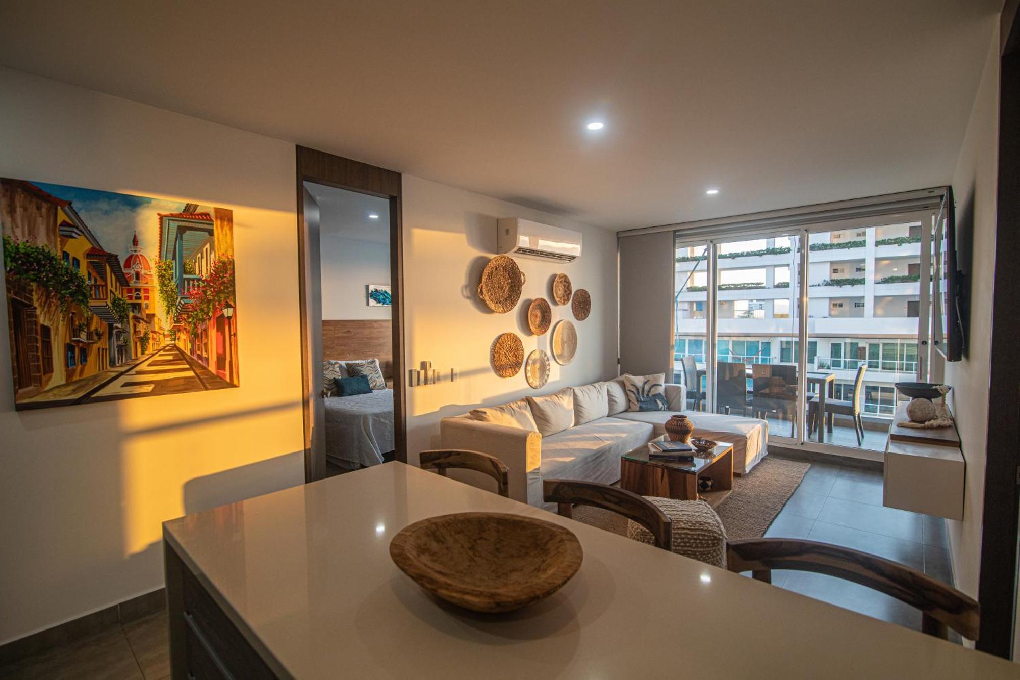 Beautiful, Remodeled In Building, Area Of Apartment